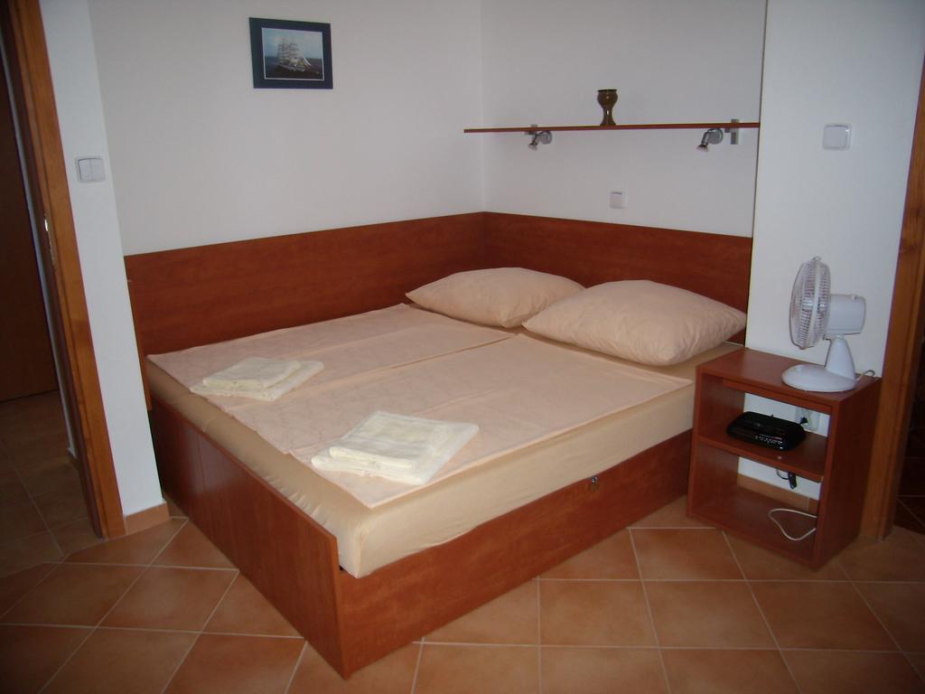 Apartments Sunce Brna Quarto foto